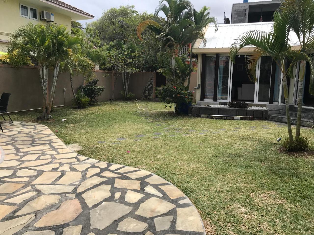 H&K Villa Blue Bay Exterior photo
